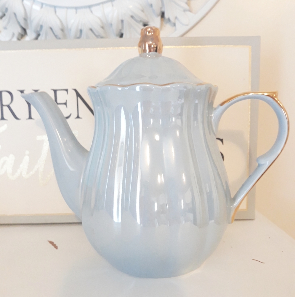NWOT Light blue & gold teapot